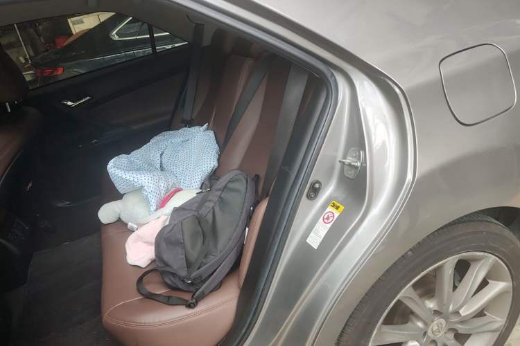 Used Toyota Reiz 2013 2.5S Elite Edition Left Rear Seat