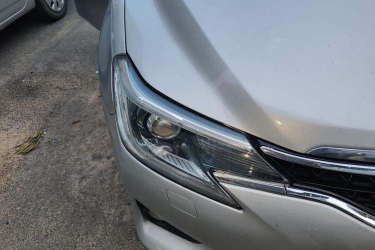 Used Toyota Reiz 2013 2.5V Shangrui Edition Right Front Headlight