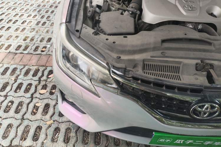 Used Toyota Reiz 2013 2.5S Elite Edition Right Front Headlight