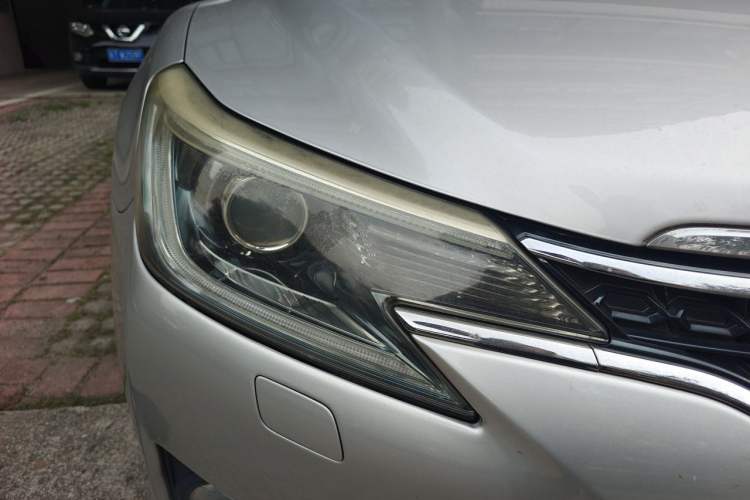 Used Toyota Reiz 2013 2.5V Elite Edition Right Front Headlight
