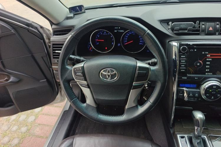 Used Toyota Reiz 2013 2.5V Elite Edition Steering Wheel