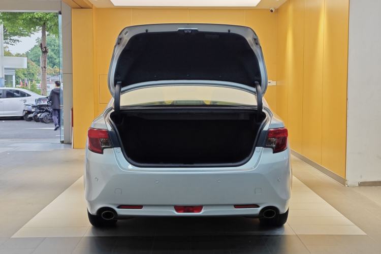 Used Toyota Reiz 2013 2.5S Elite Edition Trunk