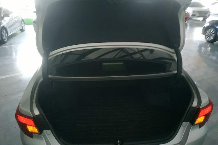 Used Toyota Reiz 2013 2.5V Shangrui Edition Trunk