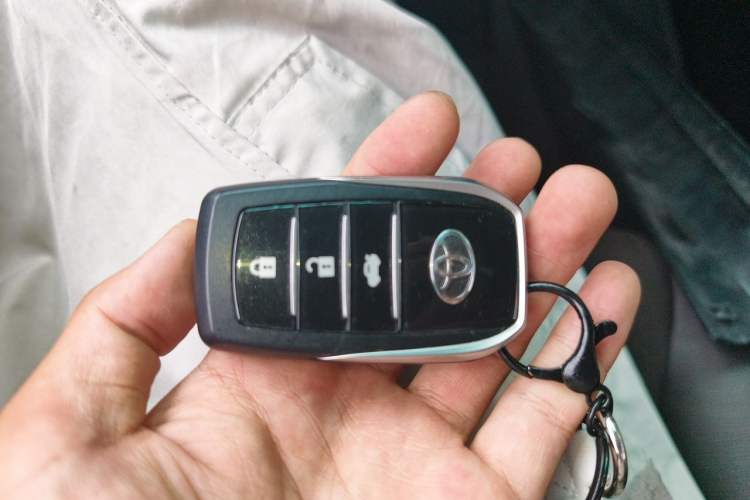Used Toyota Reiz 2013 2.5V Shangrui Edition Vehicle Key