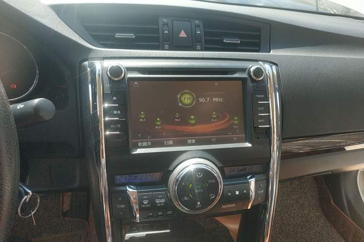 Used Toyota Reiz 2013 2.5S Elite Edition Audio And AC Panel