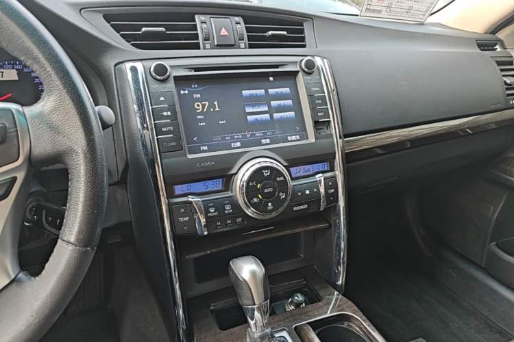 Used Toyota Reiz 2013 2.5V Elite Edition Audio And AC Panel