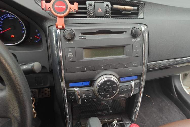 Used Toyota Reiz 2013 2.5S Elite Edition Audio And AC Panel