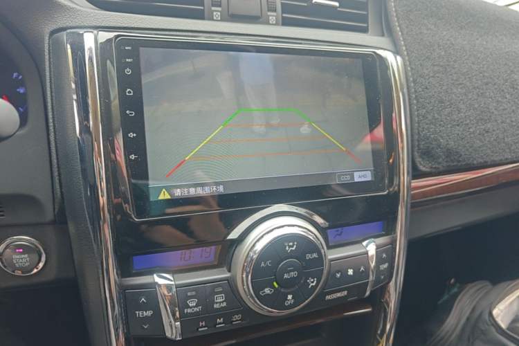 Used Toyota Reiz 2013 2.5S Elite Edition Audio And AC Panel