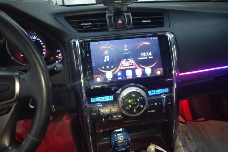 Used Toyota Reiz 2013 2.5V Elite Edition Audio And AC Panel