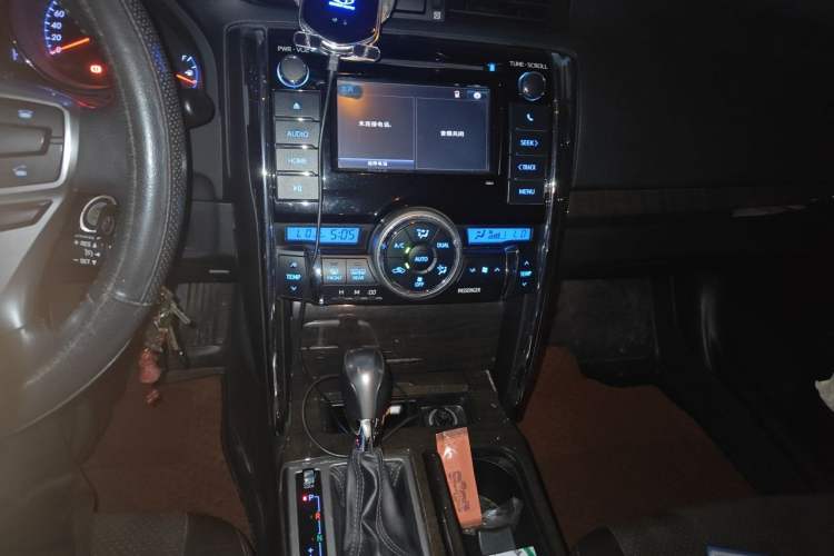 Used Toyota Reiz 2013 2.5V Shangrui Navigation Edition Audio And AC Panel