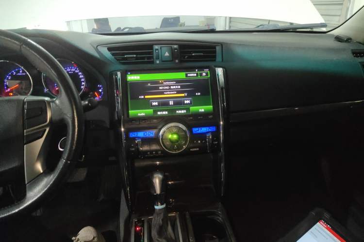 Used Toyota Reiz 2013 2.5V Elite Edition Audio And AC Panel