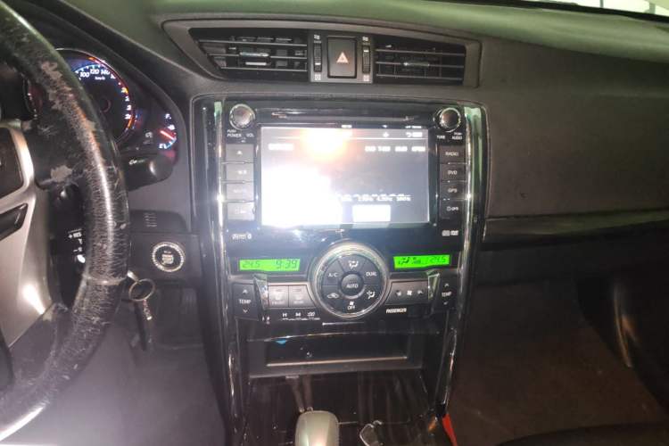 Used Toyota Reiz 2013 2.5V Shangrui Navigation Edition Audio And AC Panel