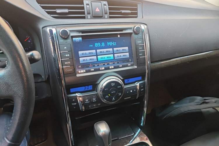 Used Toyota Reiz 2013 2.5V Elite Edition Audio And AC Panel