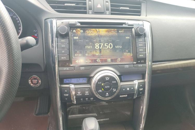 Used Toyota Reiz 2013 2.5S Elite Edition Audio And AC Panel
