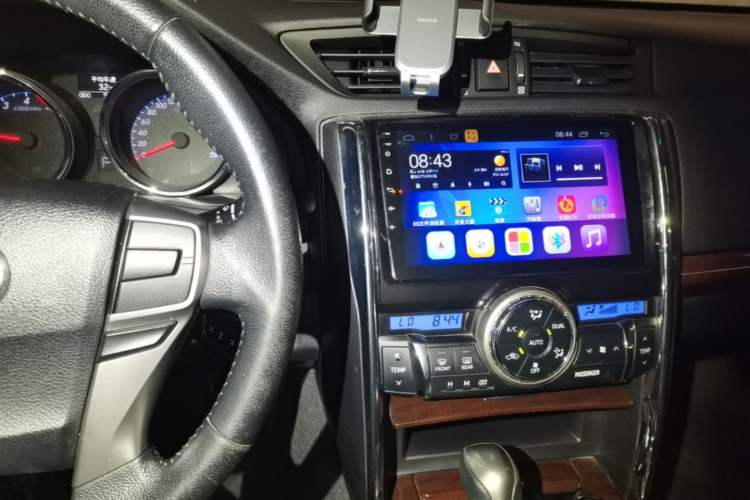 Used Toyota Reiz 2013 2.5V Elite Edition Audio And AC Panel