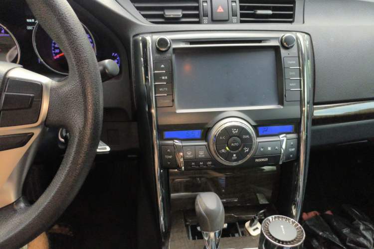 Used Toyota Reiz 2013 2.5S Elite Edition Audio And AC Panel