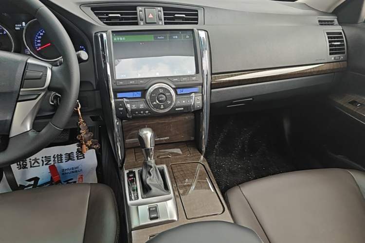 Used Toyota Reiz 2013 2.5V Elite Edition Audio And AC Panel