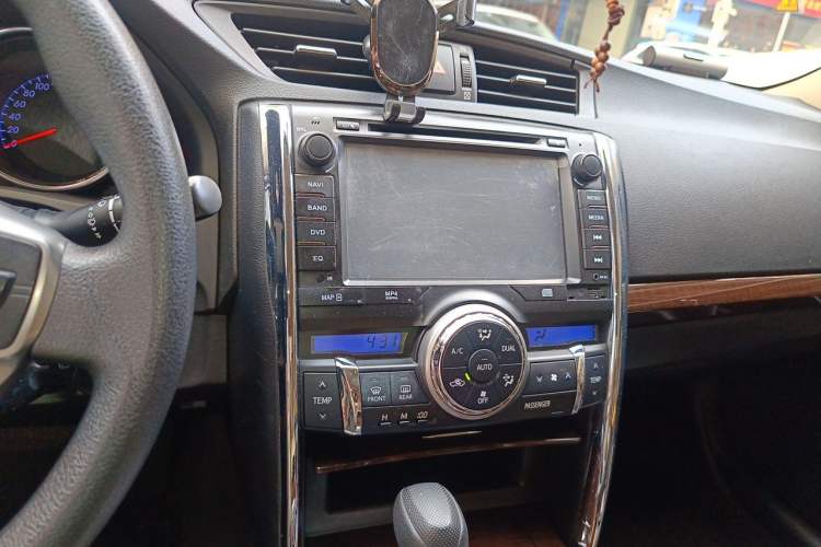 Used Toyota Reiz 2013 2.5S Elite Edition Audio And AC Panel