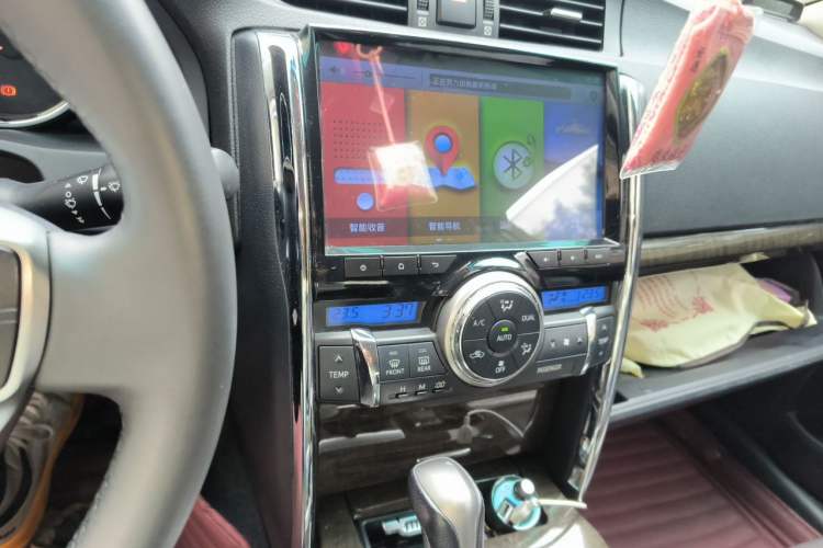 Used Toyota Reiz 2013 2.5V Elite Edition Audio And AC Panel