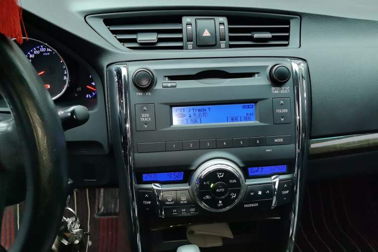Used Toyota Reiz 2013 2.5V Elite Edition Audio And AC Panel
