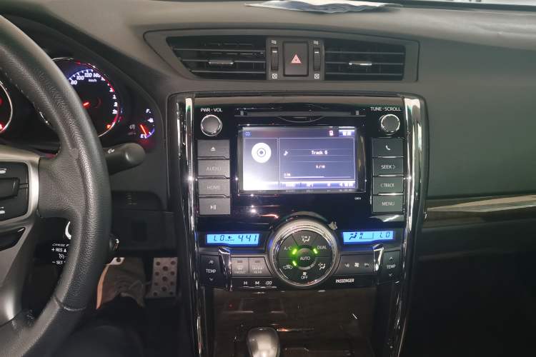 Used Toyota Reiz 2013 2.5V Shangrui Edition Audio And AC Panel