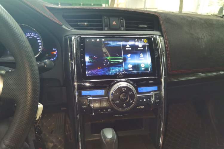 Used Toyota Reiz 2013 2.5S Elite Edition Audio And AC Panel