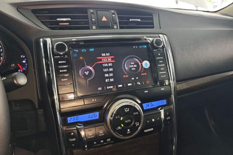 Used Toyota Reiz 2013 2.5S Elite Edition Audio And AC Panel