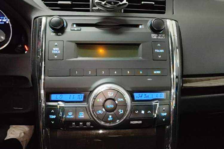 Used Toyota Reiz 2013 2.5S Elite Edition Audio And AC Panel