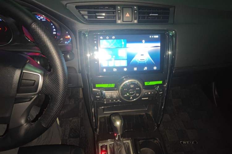 Used Toyota Reiz 2013 2.5V Elite Edition Audio And AC Panel