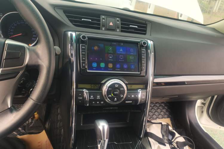 Used Toyota Reiz 2013 2.5V Elite Edition Audio And AC Panel