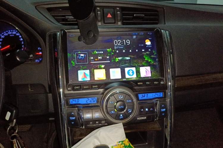 Used Toyota Reiz 2013 2.5S Elite Edition Audio And AC Panel