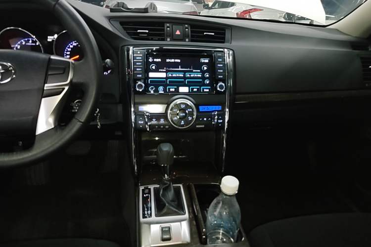 Used Toyota Reiz 2013 2.5S Elite Edition Audio And AC Panel