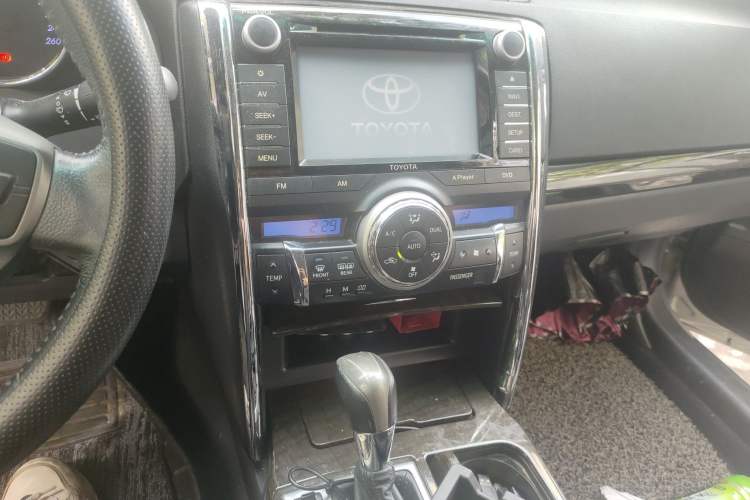 Used Toyota Reiz 2013 2.5V Elite Edition Audio And AC Panel