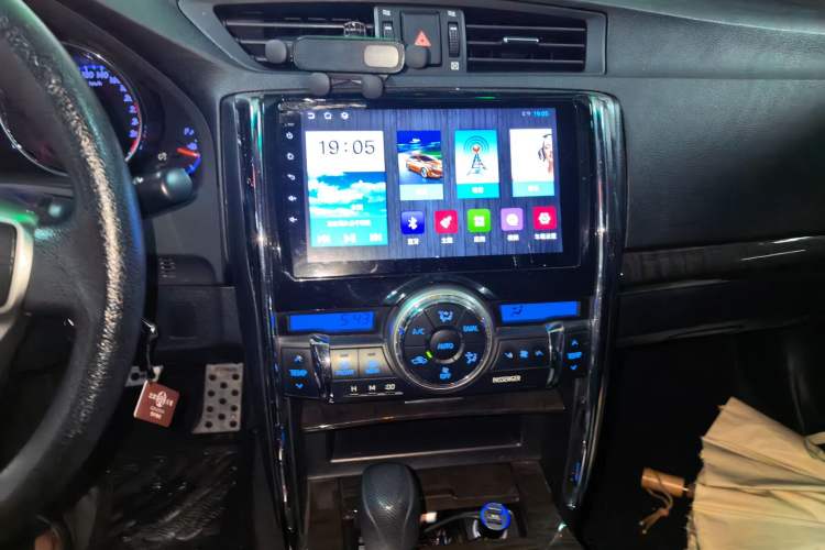 Used Toyota Reiz 2013 2.5S Elite Edition Audio And AC Panel