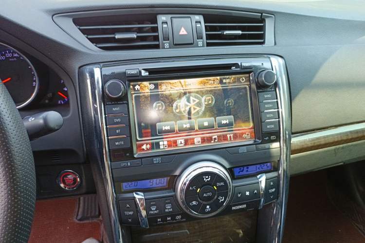 Used Toyota Reiz 2013 2.5S Elite Edition Audio And AC Panel