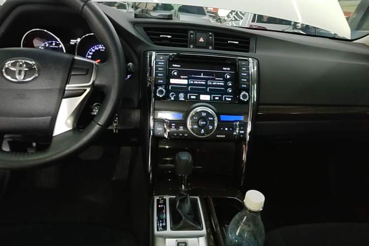 Used Toyota Reiz 2013 2.5S Elite Edition Audio And AC Panel