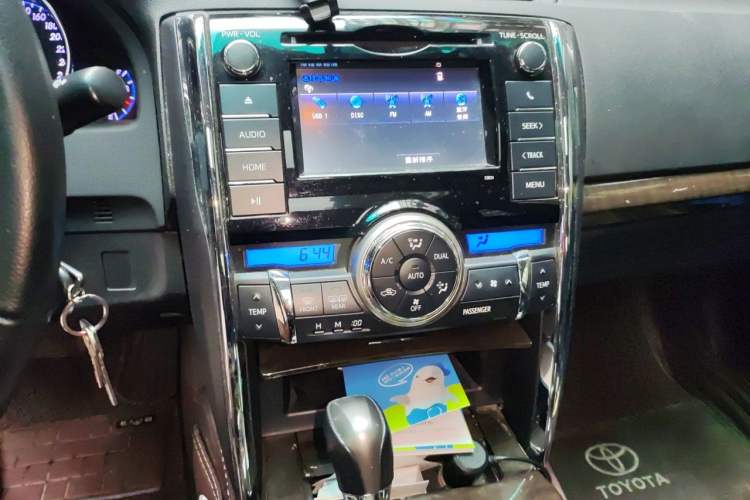 Used Toyota Reiz 2013 2.5V Shangrui Edition Audio And AC Panel