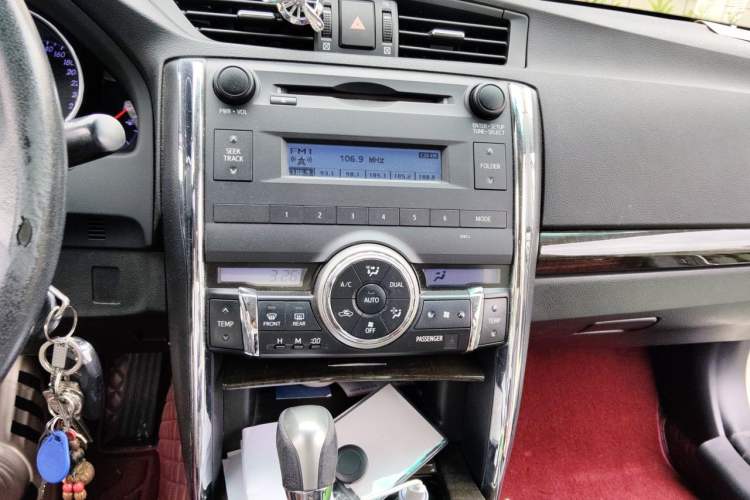 Used Toyota Reiz 2013 2.5V Elite Edition Audio And AC Panel