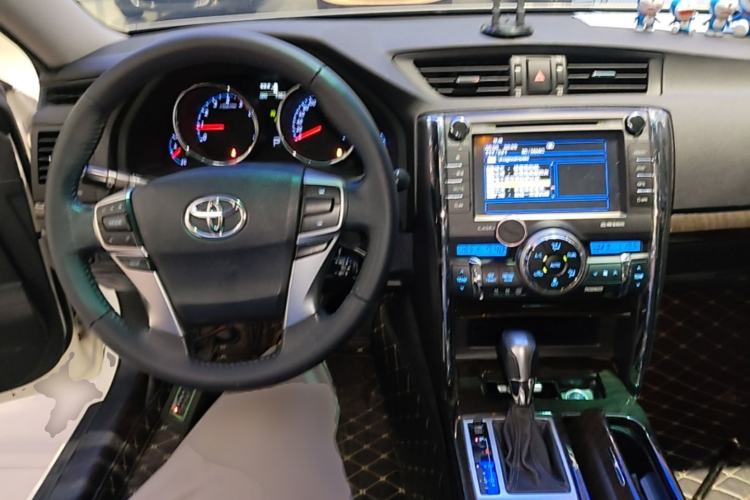 Used Toyota Reiz 2013 2.5V Shangrui Edition Center Console