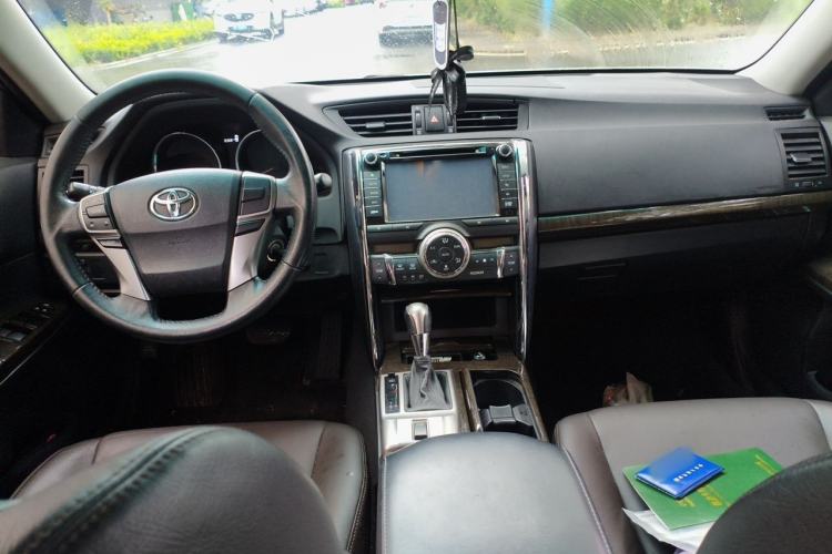 Used Toyota Reiz 2013 2.5V Elite Edition Center Console