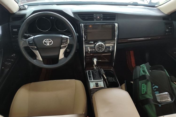 Used Toyota Reiz 2013 2.5V Shangrui Edition Center Console