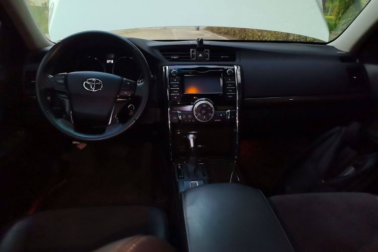 Used Toyota Reiz 2013 2.5V Shangrui Edition Center Console