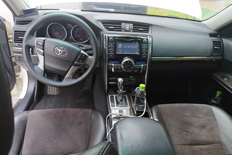 Used Toyota Reiz 2013 2.5V Shangrui Edition Center Console