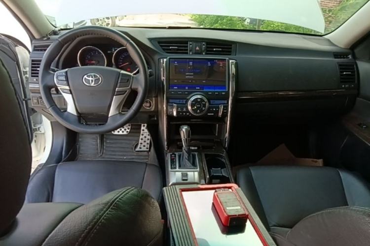 Used Toyota Reiz 2013 2.5V Elite Edition Center Console