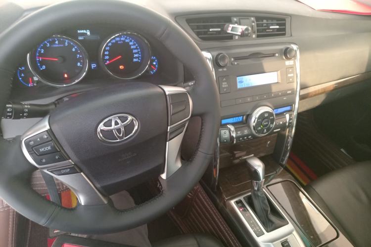 Used Toyota Reiz 2013 2.5V Elite Edition Center Console
