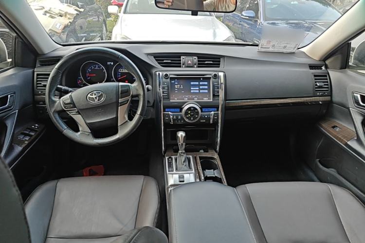 Used Toyota Reiz 2013 2.5V Elite Edition Center Console