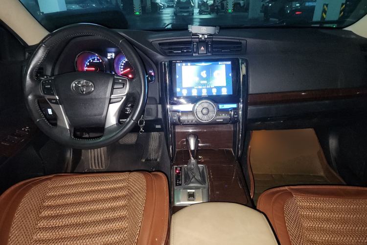 Used Toyota Reiz 2013 2.5V Shangrui Edition Center Console
