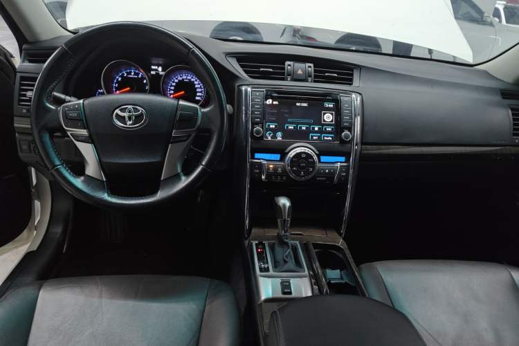 Used Toyota Reiz 2013 2.5V Elite Edition Center Console