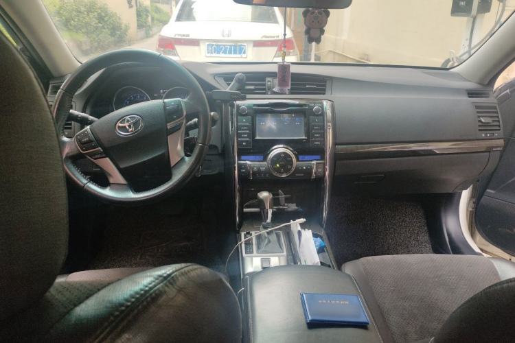 Used Toyota Reiz 2013 2.5V Shangrui Edition Center Console