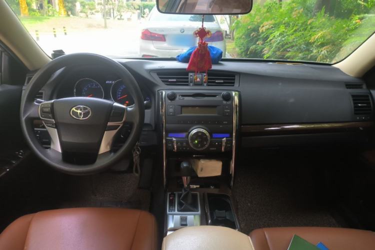 Used Toyota Reiz 2013 2.5S Elite Edition Center Console